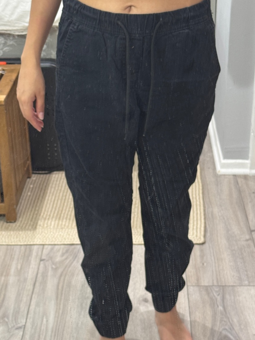 Denizen from Levi's Black Drawstring Jogger Pants - Picture 6 of 6